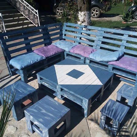 Guest House Danelia Martvili Ngoại thất bức ảnh