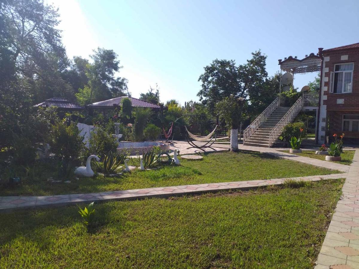 Guest House Danelia Martvili Ngoại thất bức ảnh