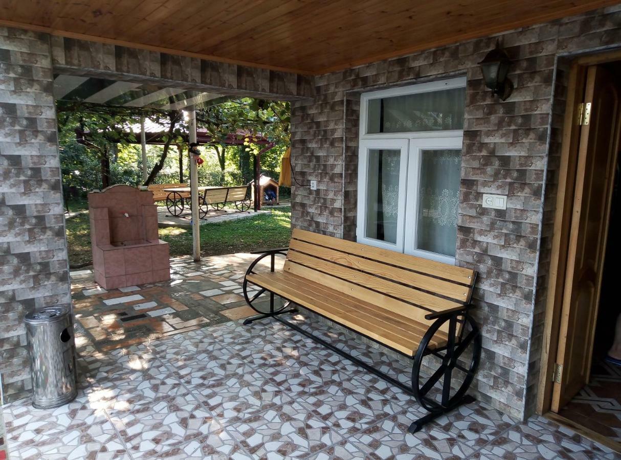 Guest House Danelia Martvili Ngoại thất bức ảnh